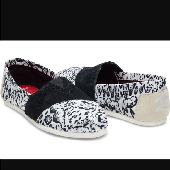 Toms Prabal Gurung(left heel discoloration) - Picture 1 of 9